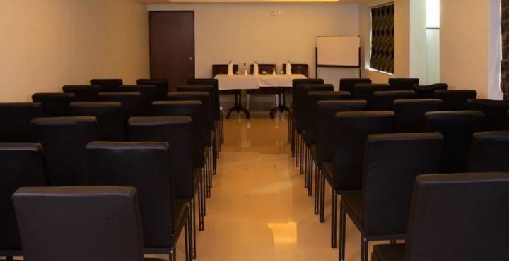 Super Townhouse Malabar Illam Hotel Kochi Exterior photo