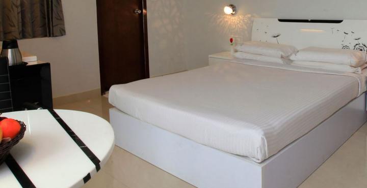 Super Townhouse Malabar Illam Hotel Kochi Exterior photo