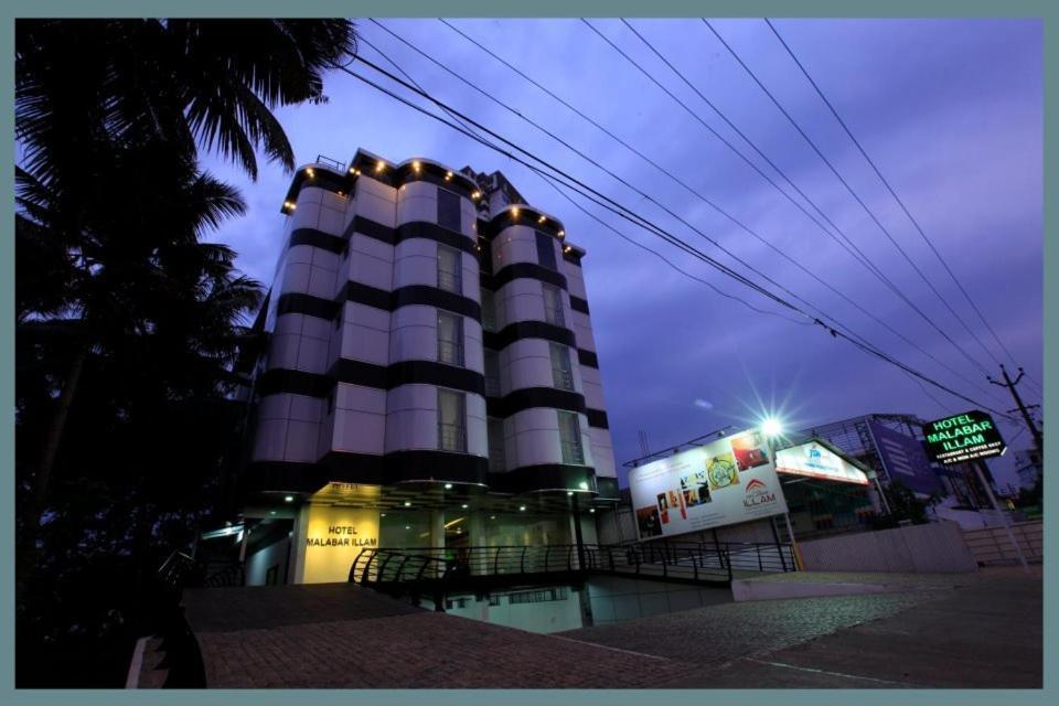 Super Townhouse Malabar Illam Hotel Kochi Exterior photo