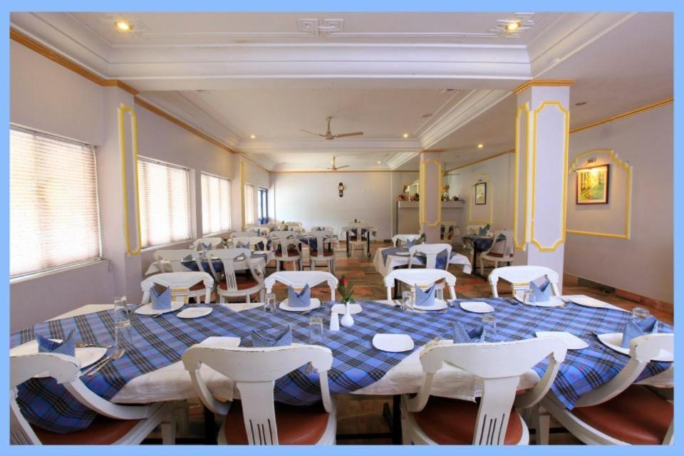 Super Townhouse Malabar Illam Hotel Kochi Exterior photo